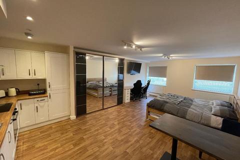 Studio for sale - Handcross Road, Stopsley, Luton, Bedfordshire, LU2 8DW