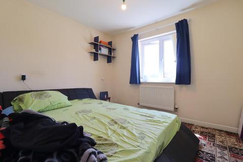 6 bedroom terraced house for sale - Morgan Close, Leagrave, Luton, Bedfordshire, LU4 9GN