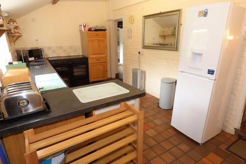 6 bedroom detached house for sale - Willington, Malpas