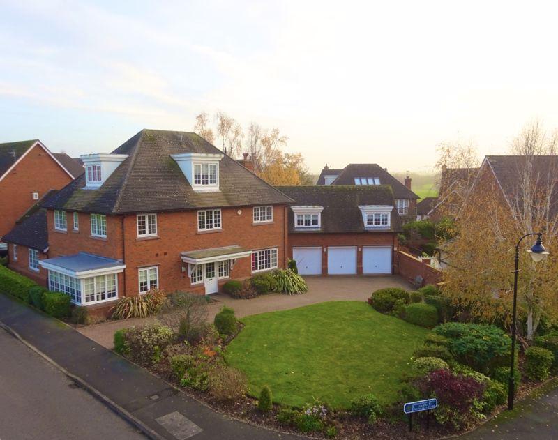 40 Wychwood Park, Weston, Cheshire 5 bed detached house £750,000
