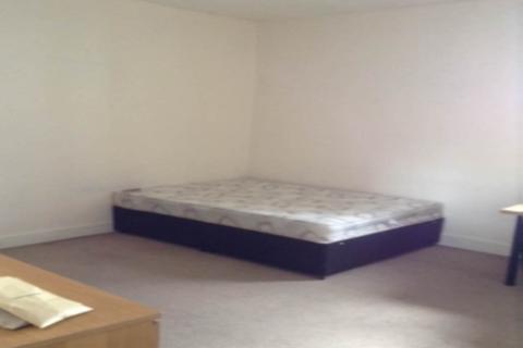 2 bedroom flat to rent - 6 1/2 Perth Road, ,