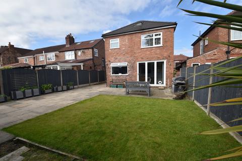 4 bedroom detached house for sale - Gilpin Road, Urmston, M41