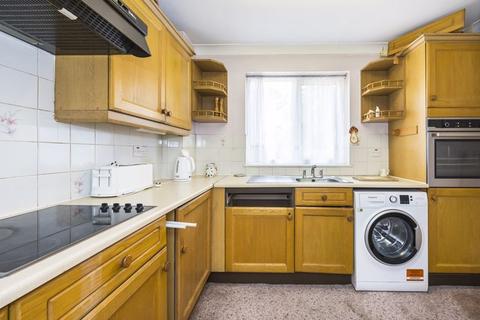 2 bedroom apartment for sale - Beehive Lane, Ilford