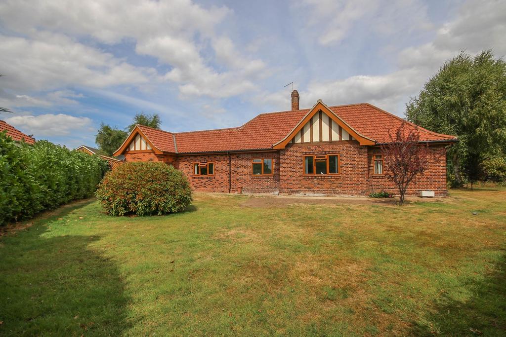 Nursery Lane, South Wootton, PE30 4 bed detached bungalow for sale £