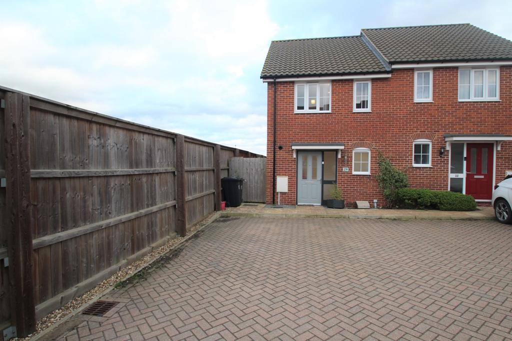 Brooke Way, Stowmarket, IP14 2 bed semidetached house £240,000