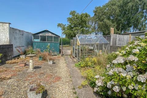 42 Avebury Road, Bristol, BS3 2QG