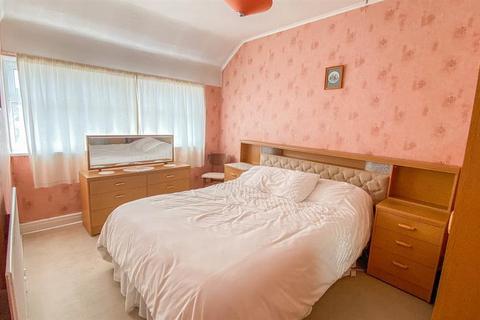 42 Avebury Road, Bristol, BS3 2QG
