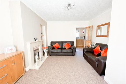 120 Glyn Vale, Bristol, BS3 5JF