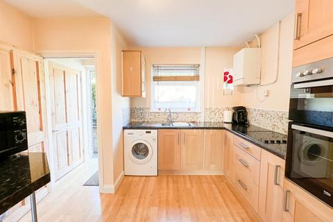 120 Glyn Vale, Bristol, BS3 5JF