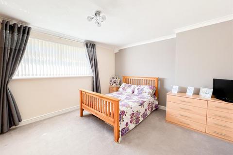 120 Glyn Vale, Bristol, BS3 5JF