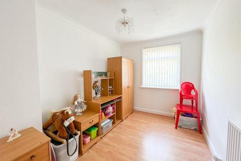 120 Glyn Vale, Bristol, BS3 5JF