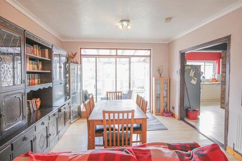 13 Aylesbury Crescent, Bristol, BS3 5NW