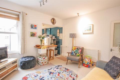 Flat 2, 23 Stanley Terrace, Bristol, BS3 3PJ