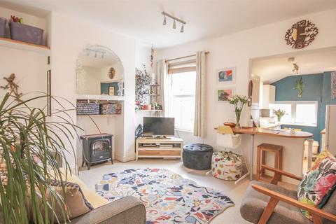 Flat 2, 23 Stanley Terrace, Bristol, BS3 3PJ