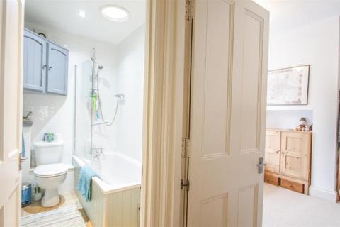 Flat 2, 23 Stanley Terrace, Bristol, BS3 3PJ
