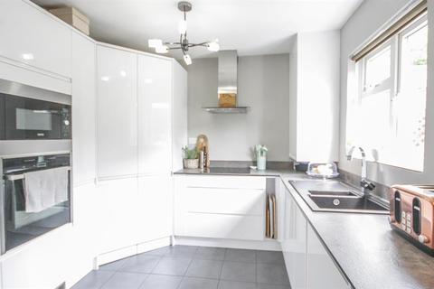 51 Lynton Road, Bristol, BS3 5LY