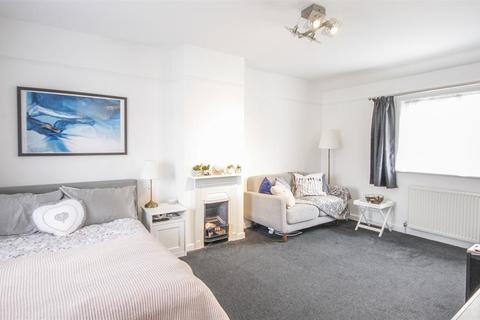 51 Lynton Road, Bristol, BS3 5LY