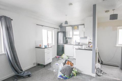 52 Lynton Road, Bristol, BS3 5LT