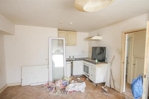 52 Lynton Road, Bristol, BS3 5LT