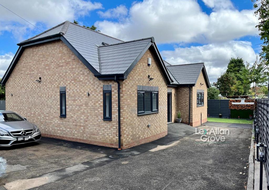 New John Street, Halesowen 4 bed detached house £475,000