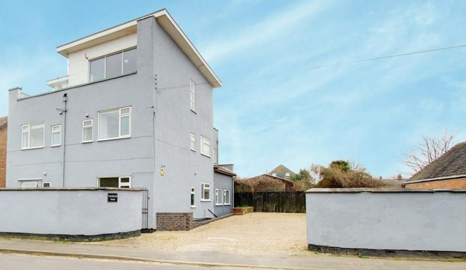 Roman Bank, Sutton on Sea 2 bed flat £470 pcm (£108 pw)