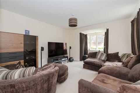 71 Lysander Way, Moreton-in-marsh, GL56 0GD