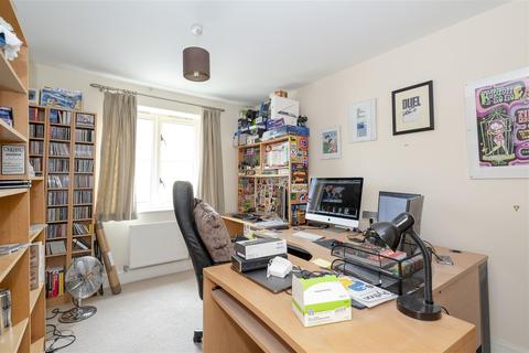 71 Lysander Way, Moreton-in-marsh, GL56 0GD