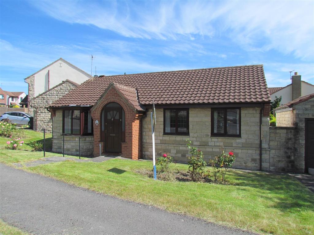 Green Howards Road, Pickering, YO18 7JR 3 bed detached bungalow for