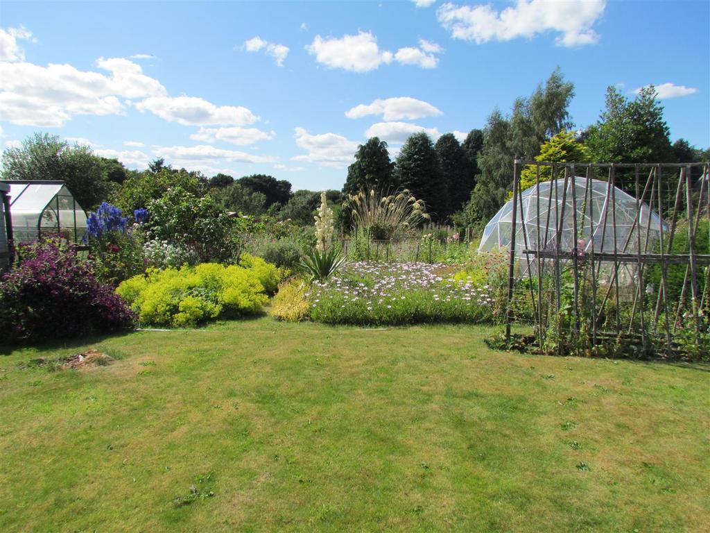 Cropton, Pickering 2 bed cottage for sale £280,000