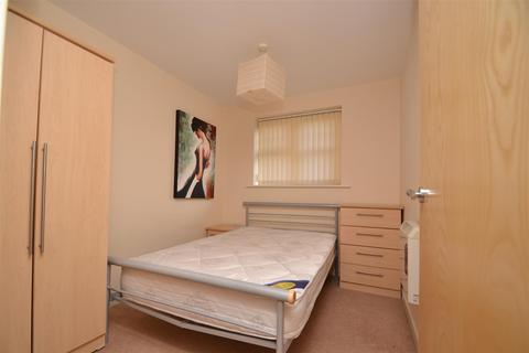 2 bedroom flat for sale - Stone Bridge Court, Farnley Crescent, Leeds