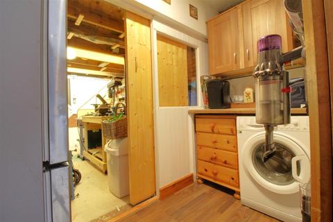 60 Well Cross Road, Gloucester, GL4 6RA