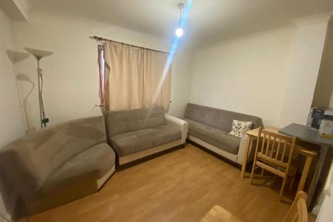 1 bedroom flat to rent - Hickory Close, London