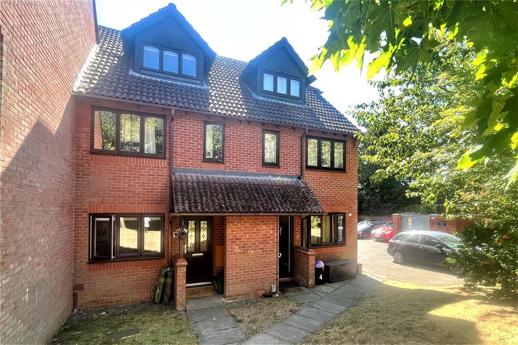 The Copse, Amersham, Bucks, HP7 1 bed apartment to rent £975 pcm (£