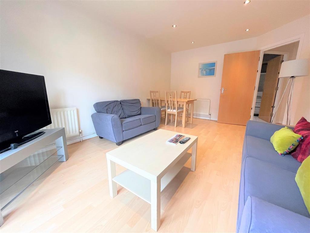 Quebec Quay, Liverpool 2 bed apartment £185,000