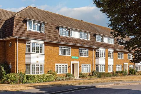 8, Spring Court Chessington Road, Epsom, KT17 1TQ