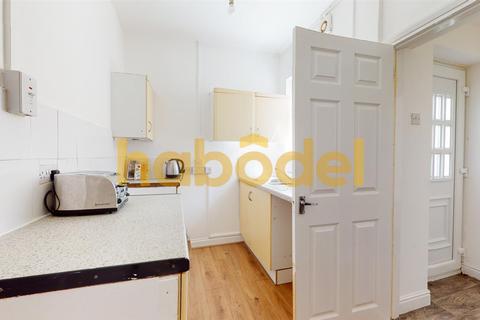 2 bedroom terraced house to rent - Barnsley Street, Hull