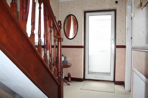 194 Stoneleigh Park Road, Epsom, KT19 0RQ