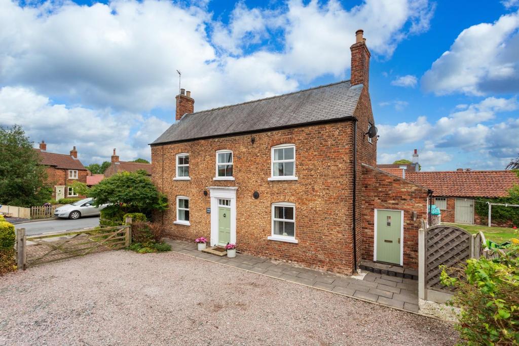 Main Street, Asselby 5 bed detached house for sale £500,000