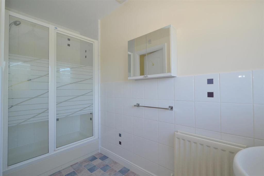 Ensuite1.JPG