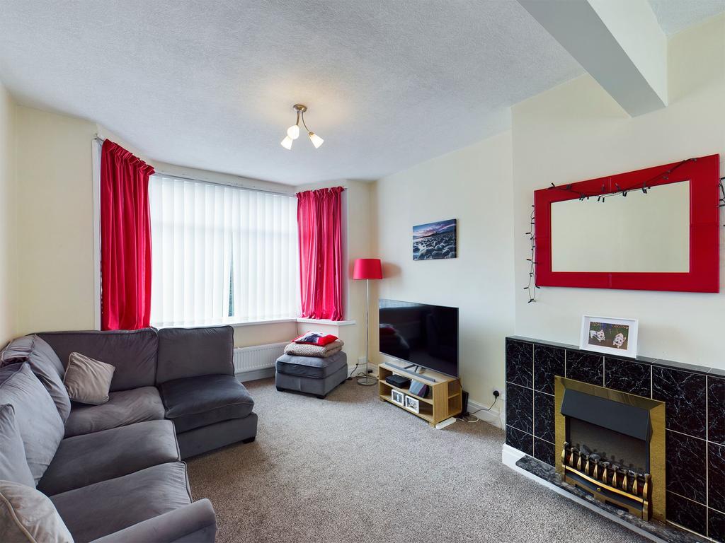 Lindale Gardens, Blackpool, FY4 3 bed terraced house £140,000