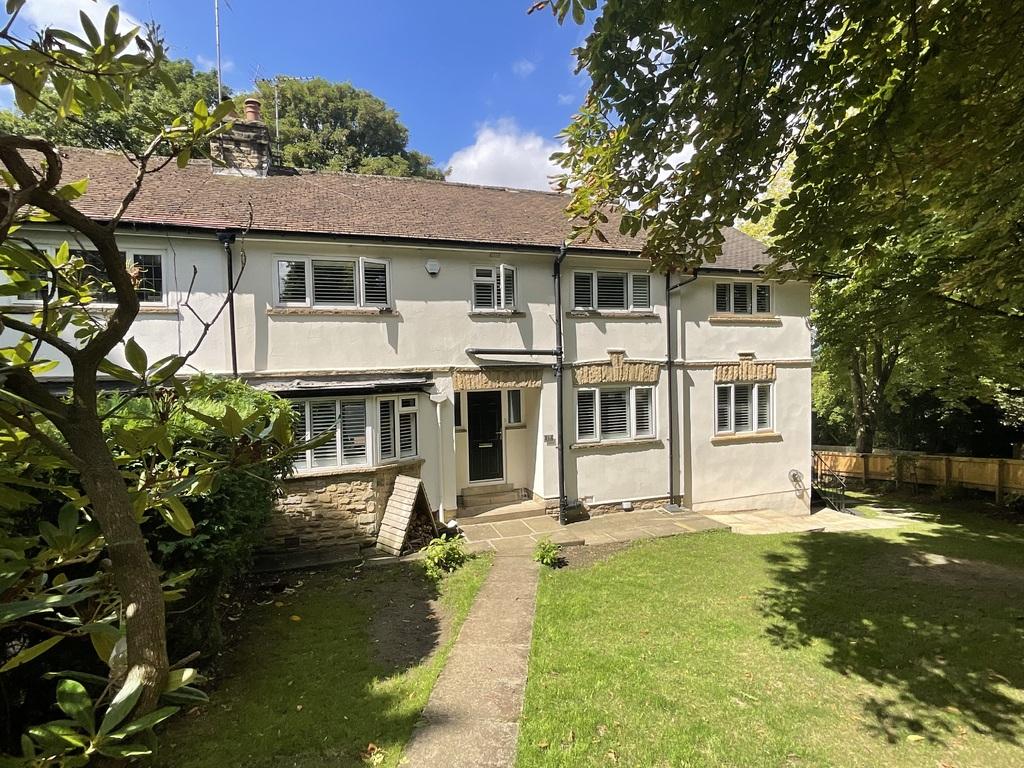 Creskeld Crescent, Bramhope, Leeds 4 bed semidetached house £554,950
