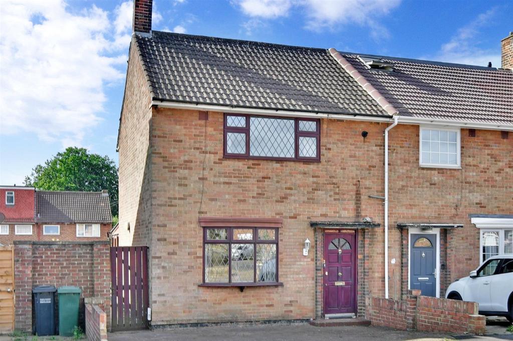 Preston Lane, Tadworth, Surrey 2 bed end of terrace house £375,000