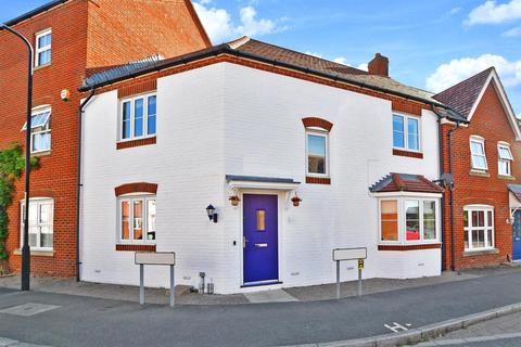 40 Violet Way, Kingsnorth, Ashford, TN23 3GH