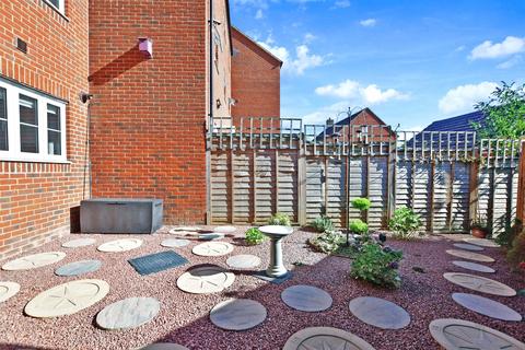 40 Violet Way, Kingsnorth, Ashford, TN23 3GH