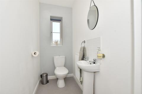 40 Violet Way, Kingsnorth, Ashford, TN23 3GH