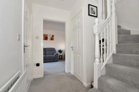 40 Violet Way, Kingsnorth, Ashford, TN23 3GH