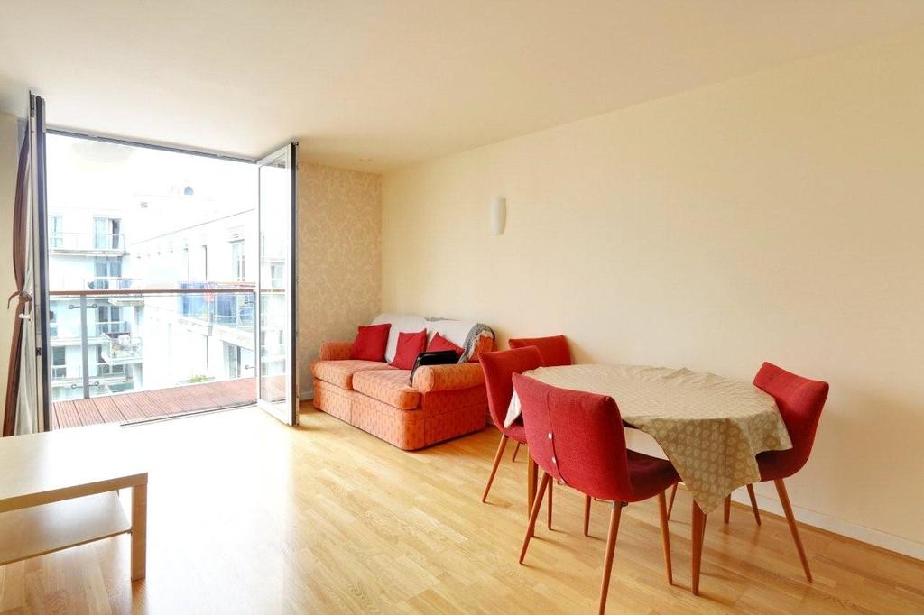 Quadrant Court, Empire Way, Wembley, HA9 2 bed apartment to rent £