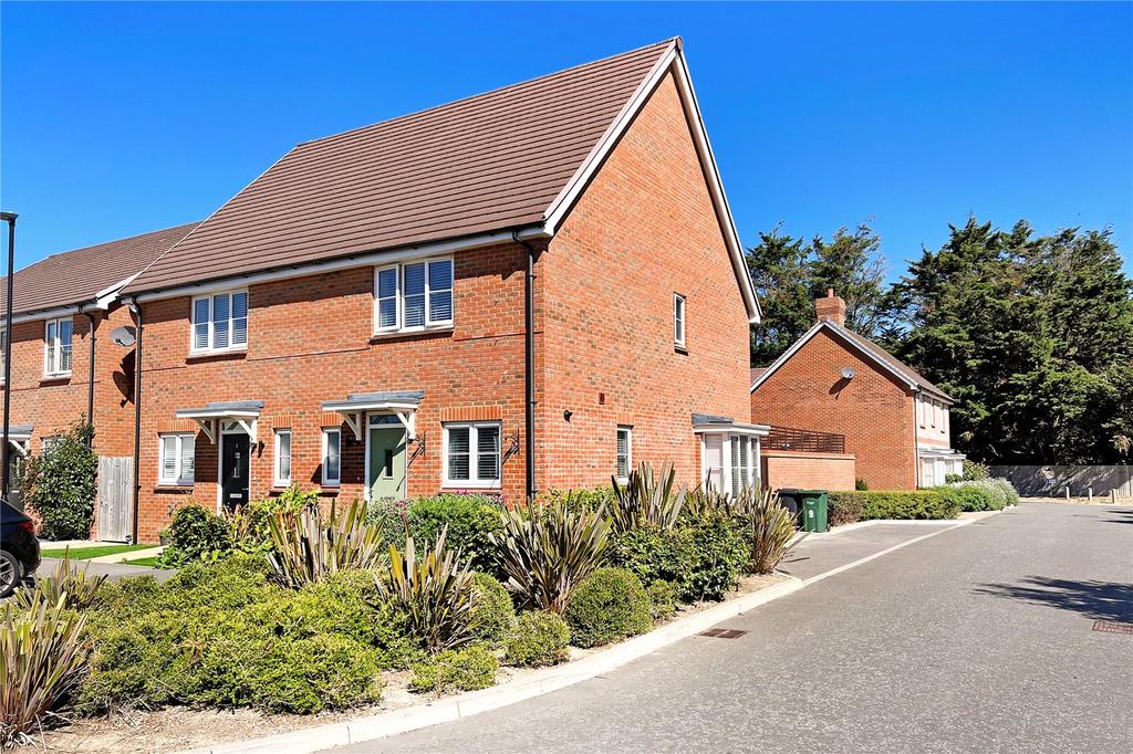 Cresswell Square, Cresswell Park, Angmering, West Sussex 2 bed semi