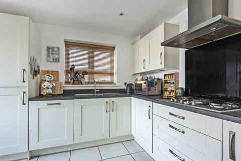 4 bedroom semi-detached house for sale - Kingsmere,  Bicester,  Oxfordshire,  OX26