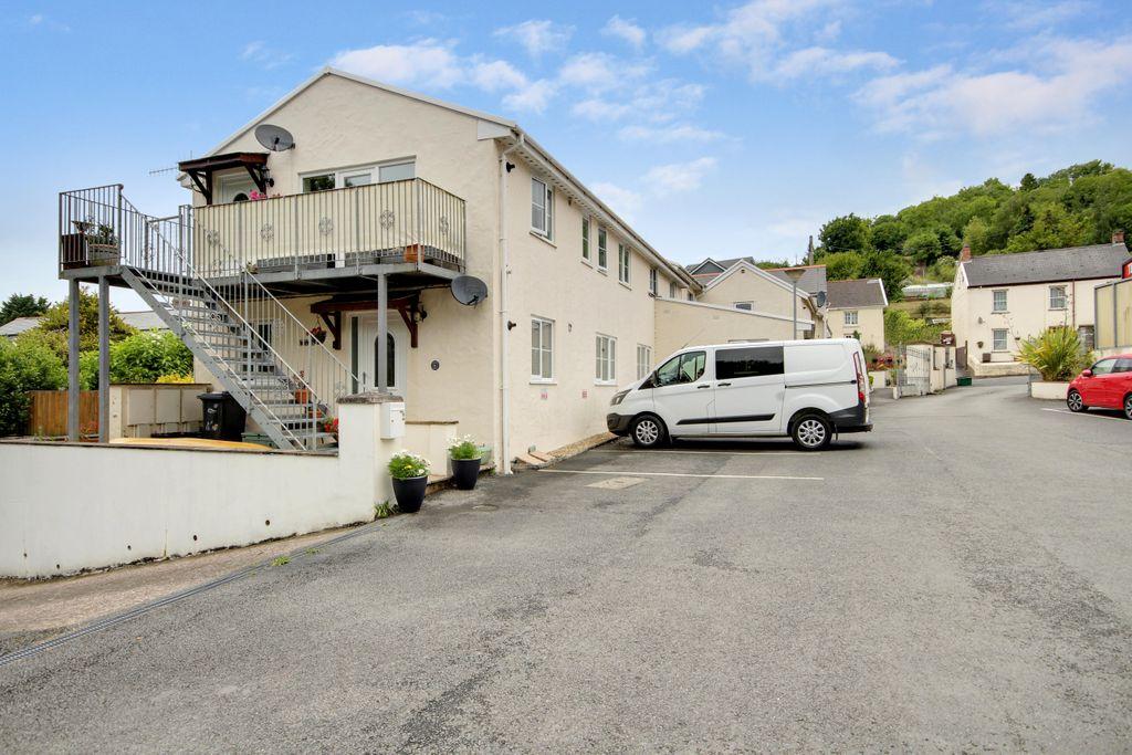 Victoria Apartments, Victoria Street, Combe Martin EX34 0LZ 2 bed apartment £190,000